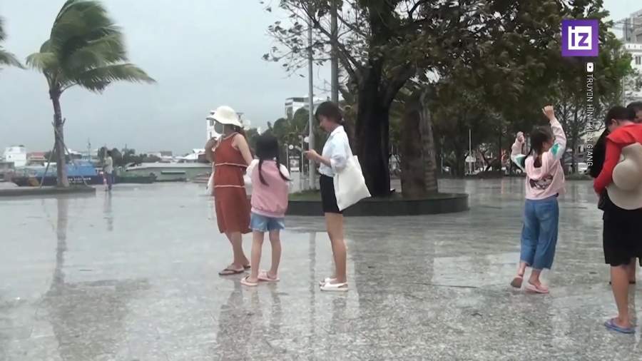 Туристы не могут покинуть вьетнамский остров из-за непогоды