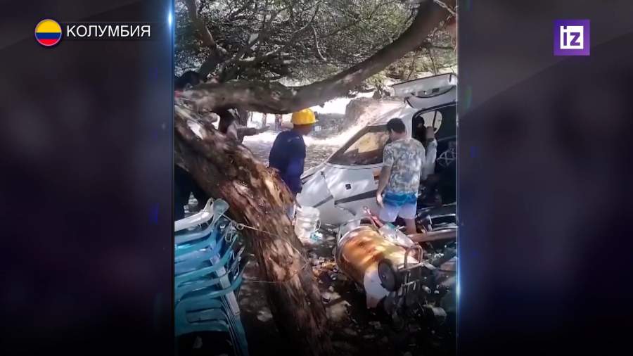 Самолет выкатился за пределы взлетно-посадочной полосы в Колумбии