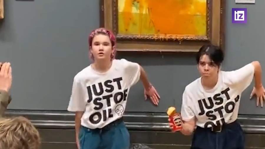 Участники экологического движения облили томатным супом картину Винсента ван Гога