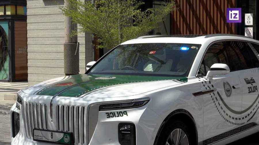 Полиция Дубая пополнила свой роскошный патрульный автопарк