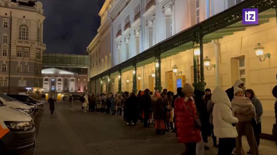 В Большом театре выдали первые браcлеты на покупку билетов на спектакли «Щелкунчика»