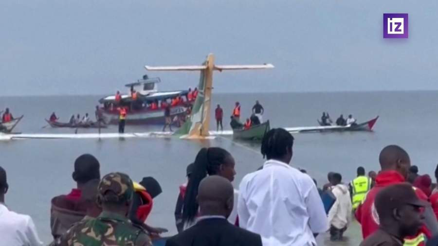 При крушении пассажирского самолета в Танзании погибло 19 человек