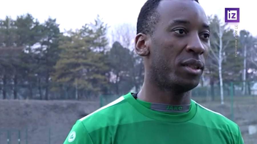 ФИФА не станет наказывать камерунского футболиста за бутсы с флагом России