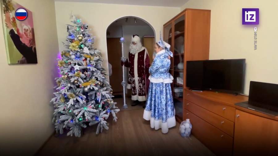 Спрос на Дедов Морозов и Снегурочек в этом году вырос, сообщили «Известиям»