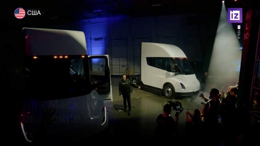 Илон Маск представил второе поколение грузовиков Tesla