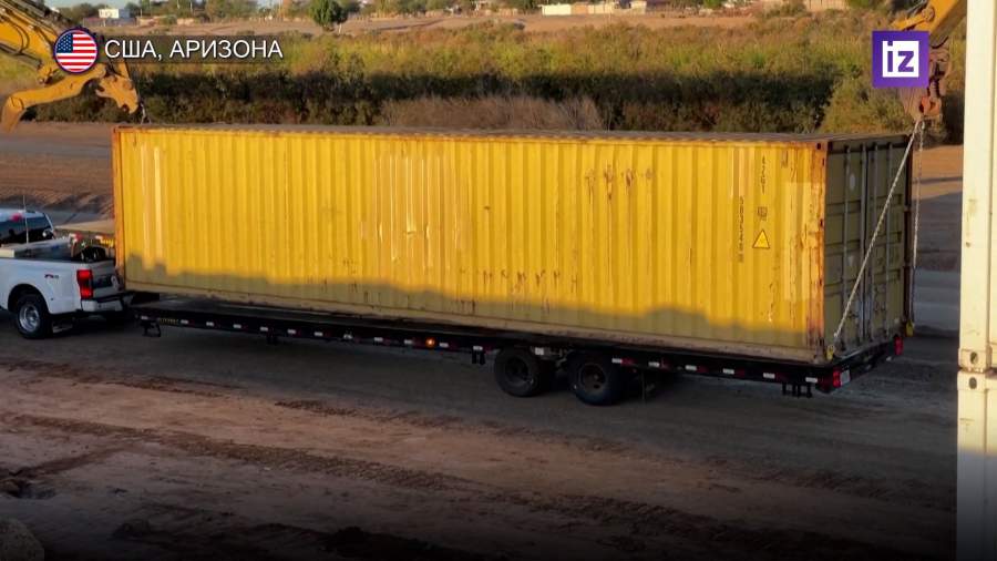 Власти Аризоны снесли стену из контейнеров на границе с Мексикой