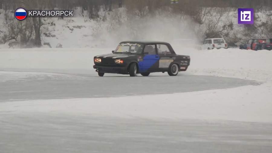 В Красноярске стартовал ежегодный чемпионат по любительскому зимнему дрифту