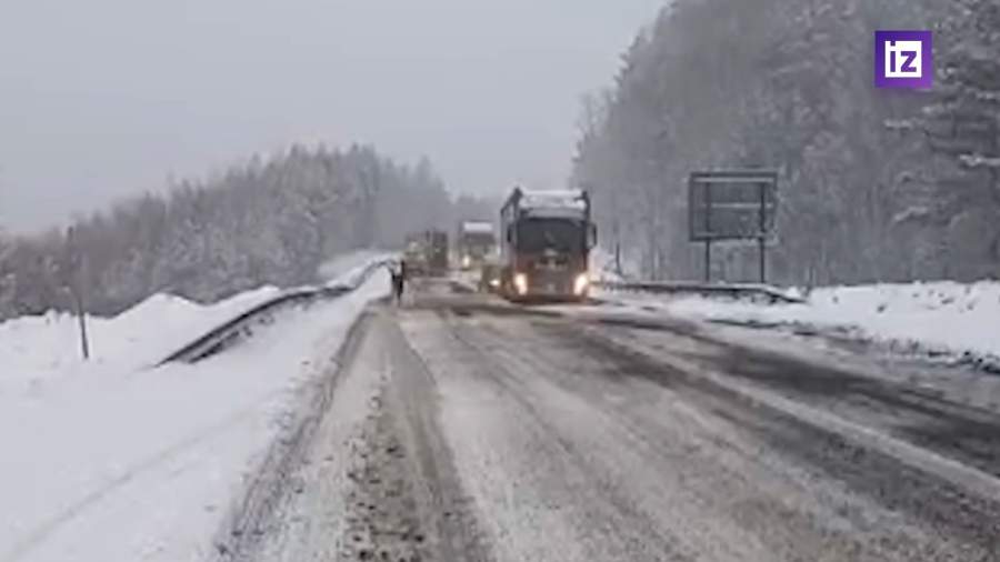 На трассе М-5 в Челябинской области из-за гололедицы образовались пробки