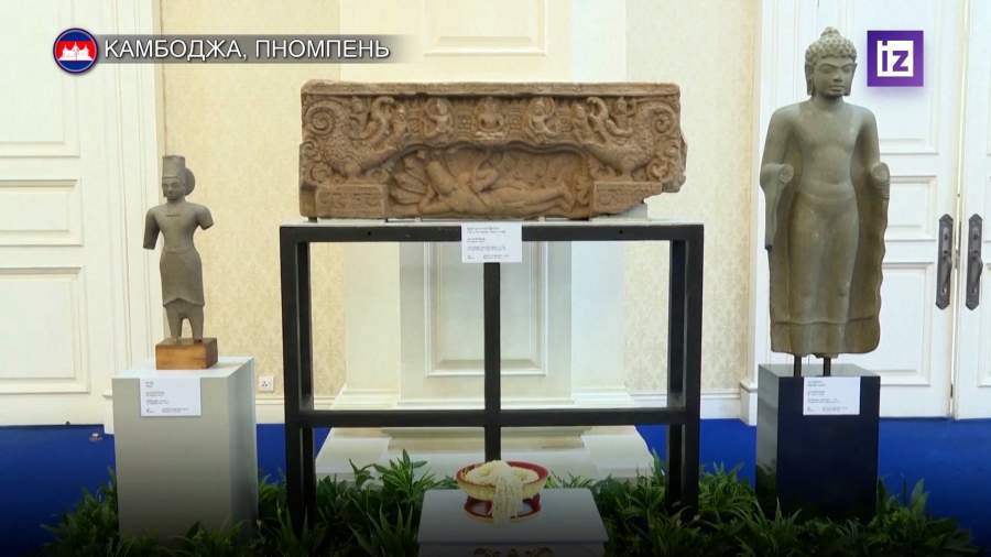 В Камбоджу вернули артефакты и драгоценности периода Кхмерской империи