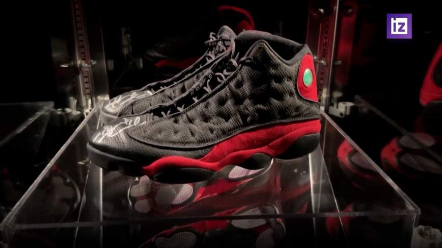 Кроссовки шестикратного чемпиона NBA Майкла Джордана продали на аукционе за рекордные $2,2 млн