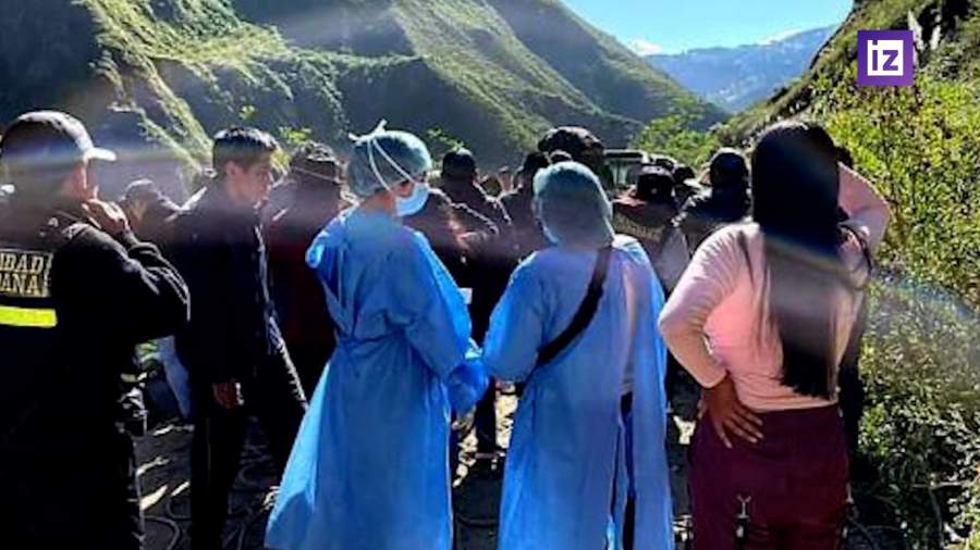 В Перу 10 человек погибли после падения микроавтобуса в пропасть