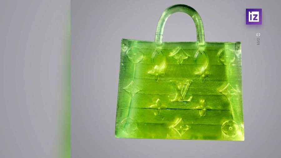 Самую маленькую сумочку в мире продали на аукционе