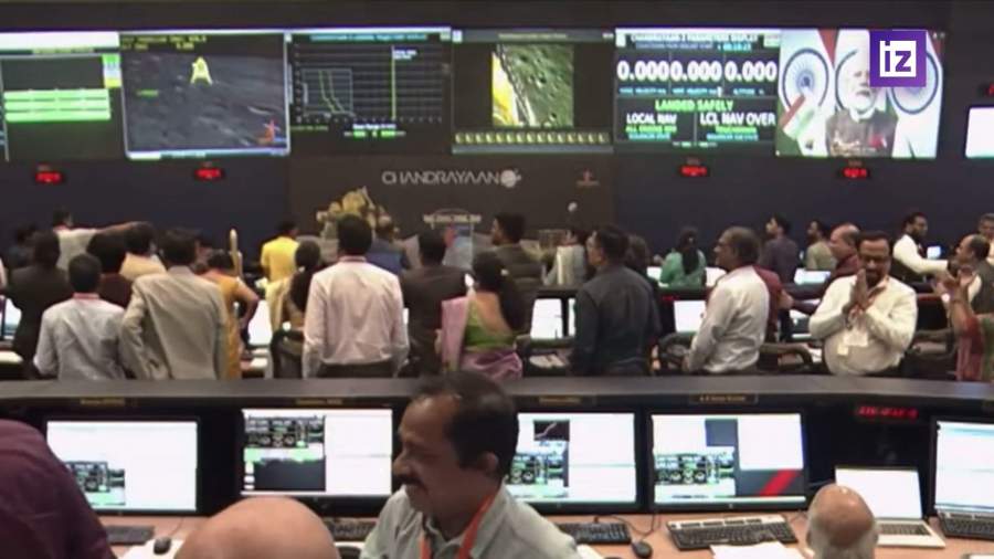 Индийский луноход приступил к исследованиям на Луне