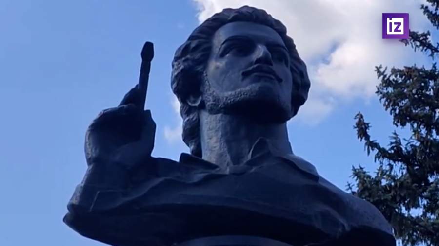 В Мариуполе открыли памятник Архипу Куинджи