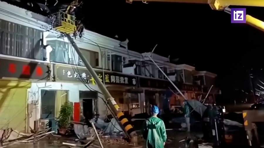 В Китае смерч унес жизни не менее 10 человек