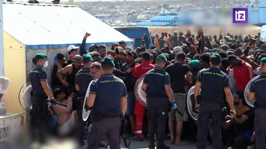 Режим ЧС из-за притока мигрантов ввели власти итальянской Лампедузы