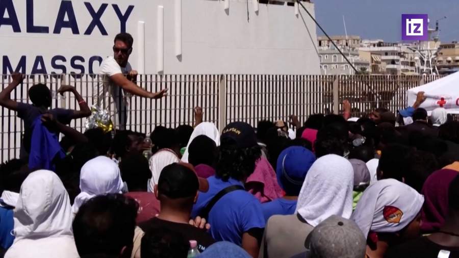 Франция не примет мигрантов с острова Лампедуза