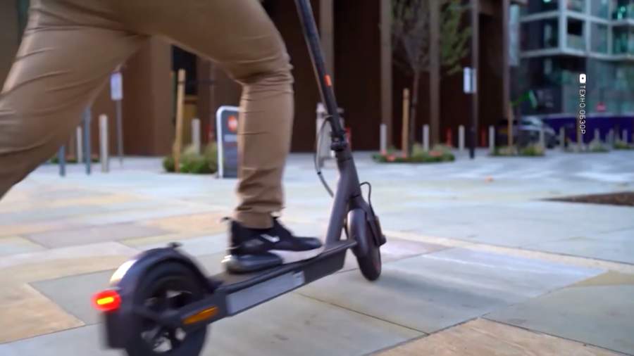 Владельцев электросамокатов обяжут проходить регистрацию на «Госуслугах»