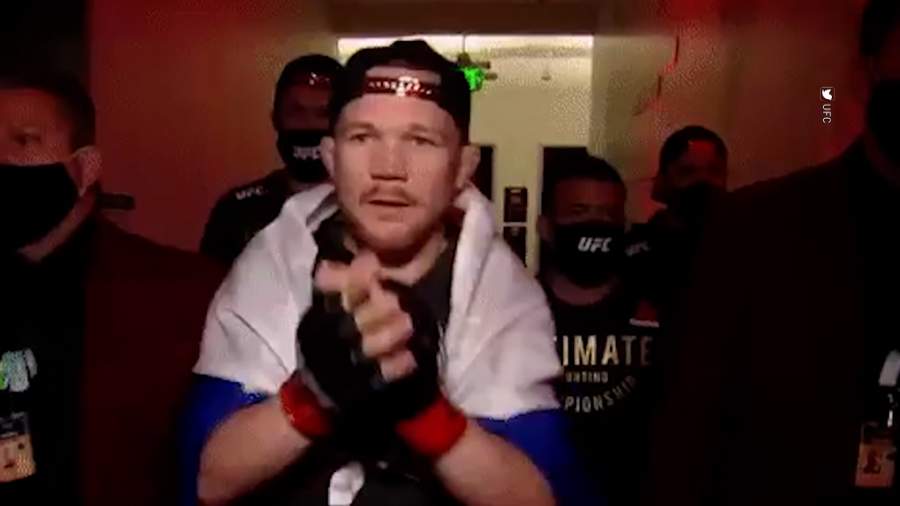 Российским бойцам UFC неожиданно вернули флаг страны