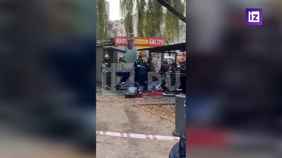 В Калининграде маленький ребенок погиб, когда в остановку влетел ...