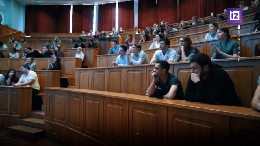 Многодетным семьям могут предоставить скидку на оплату обучения в вузах