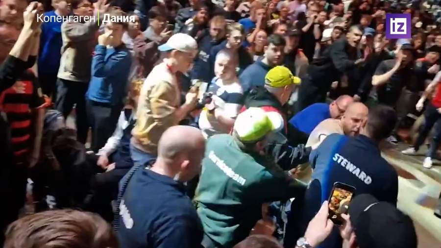 Фанаты разбили кубок во время кибертурнира по Counter-Strike