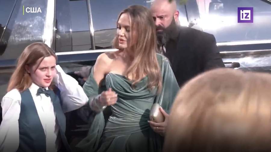 Дочь Анджелины Джоли и Брэда Питта Шайло окончательно отказалась от фамилии отца