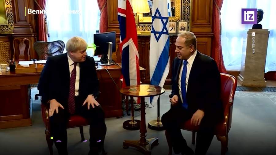 Британский экс-премьер Борис Джонсон пожаловался на прослушку