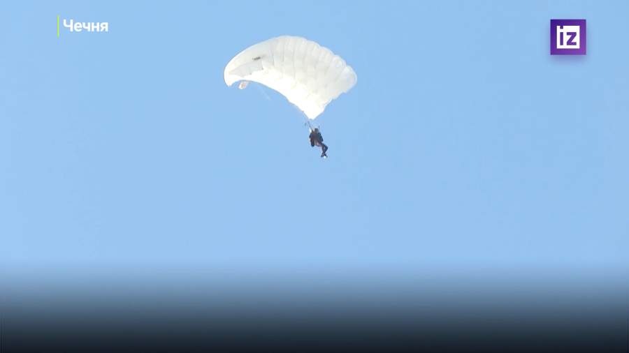 Соревнования парашютистов в Чечне