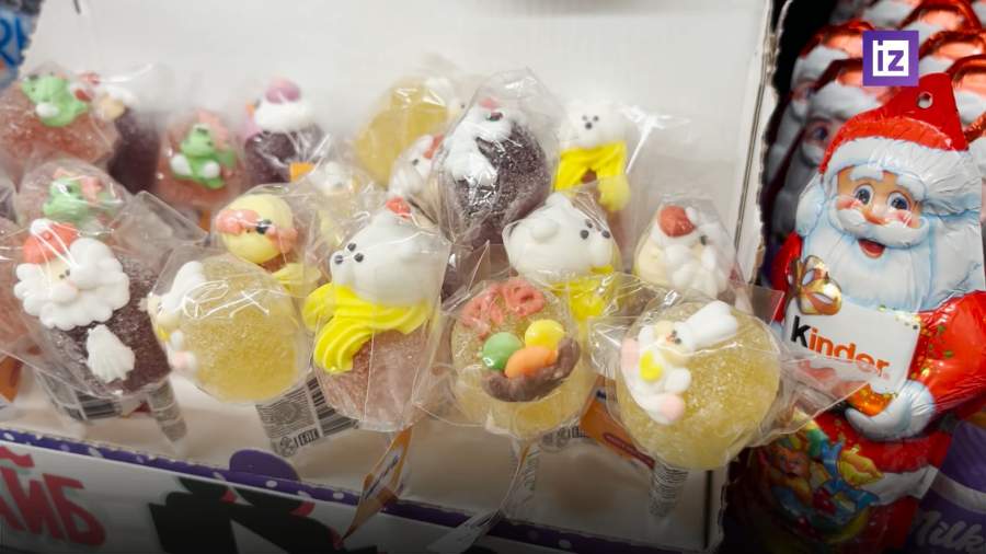 В РФ тратят минимум 700 рублей на сладкие подарки к Новому году