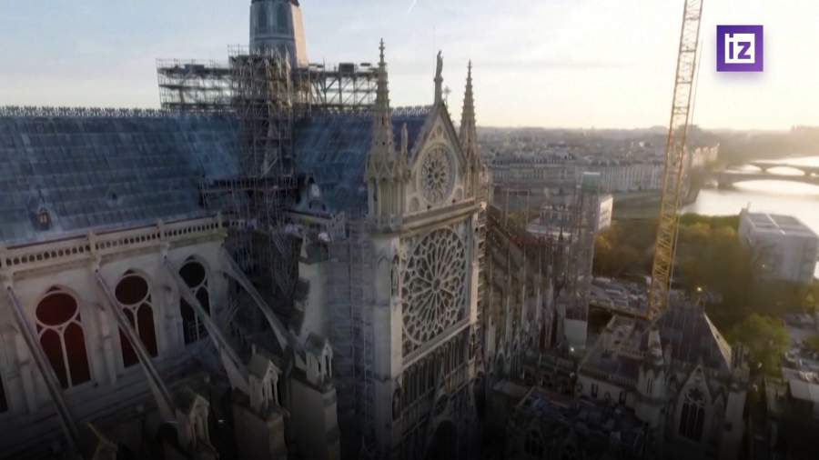 После перестройки Нотр-Дам-де-Пари снова покрыли свинцом