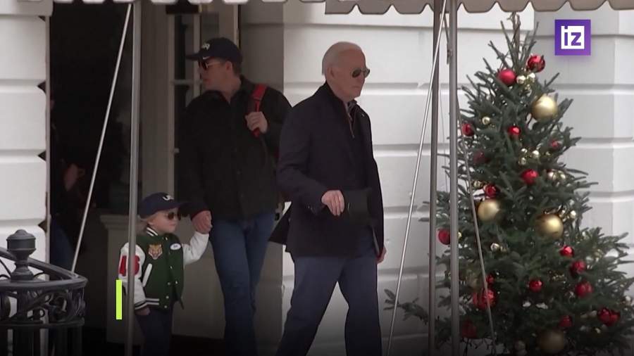 Маск заявил, что Байден провел в отпуске почти весь президентский срок