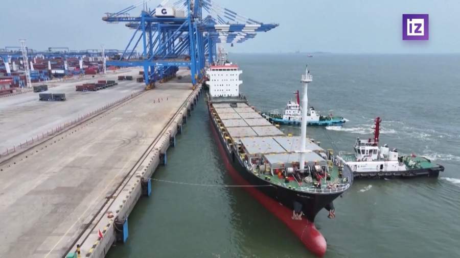 В США вступили в силу новые пошлины на импорт из Китая