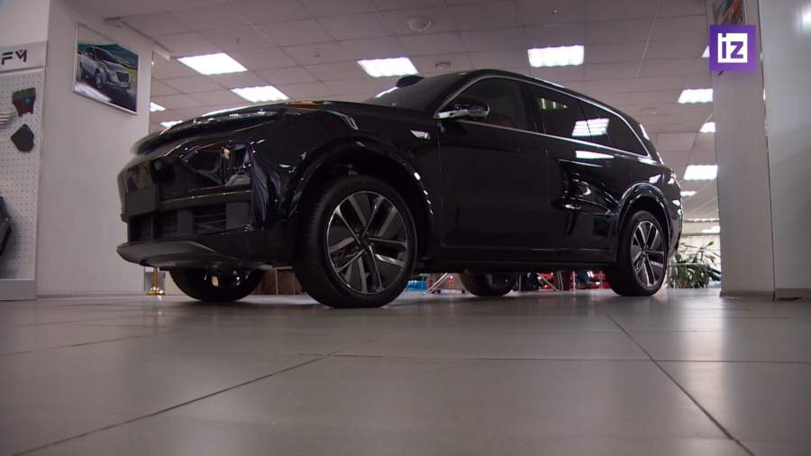 Россияне переплачивают за дополнительные услуги в автосалонах