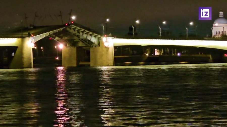 В Санкт-Петербурге приступили к технической разводке мостов