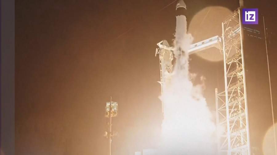 Корабль Crew Dragon отправился в первый орбитальный полет над полюсами Земли