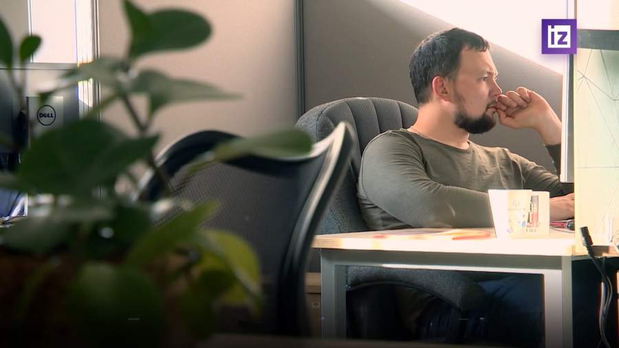 Длительность рабочего дня в РФ сократилась впервые с 2022 года