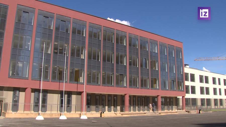 В Петербурге отметили отсутствие дефицита учителей в школах