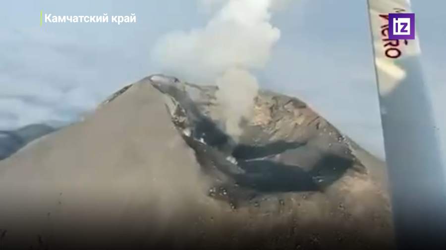 На Камчатке начали извергаться вулканы