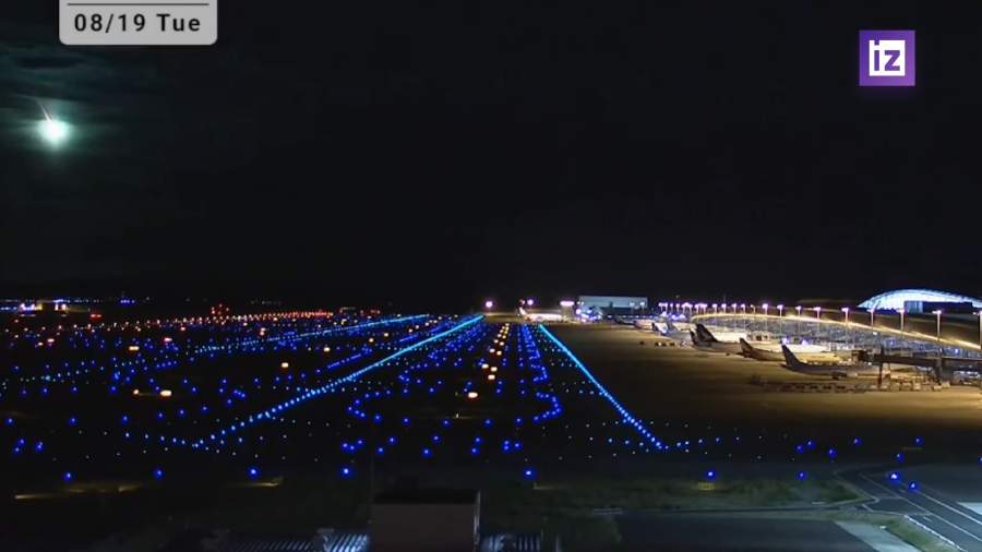 В Японии на камеры наблюдения попал яркий метеор