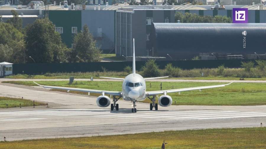 Импортозамещенный самолет SJ-100 совершил первый полет