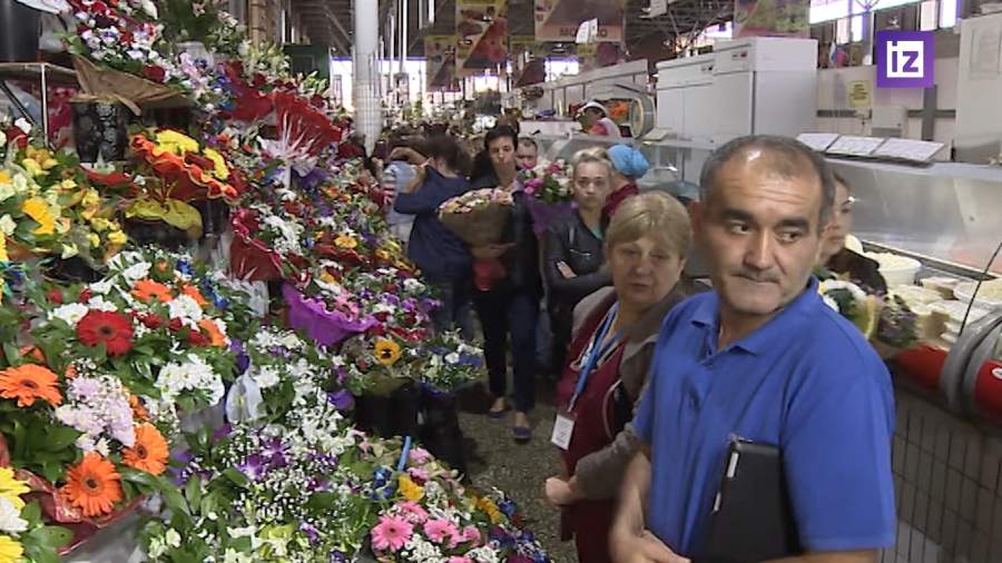 Вместо букетов преподавателям стали чаще дарить флорариумы