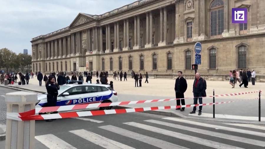 Обвинения в ограблении Лувра предъявят только одному из четверых задержанных