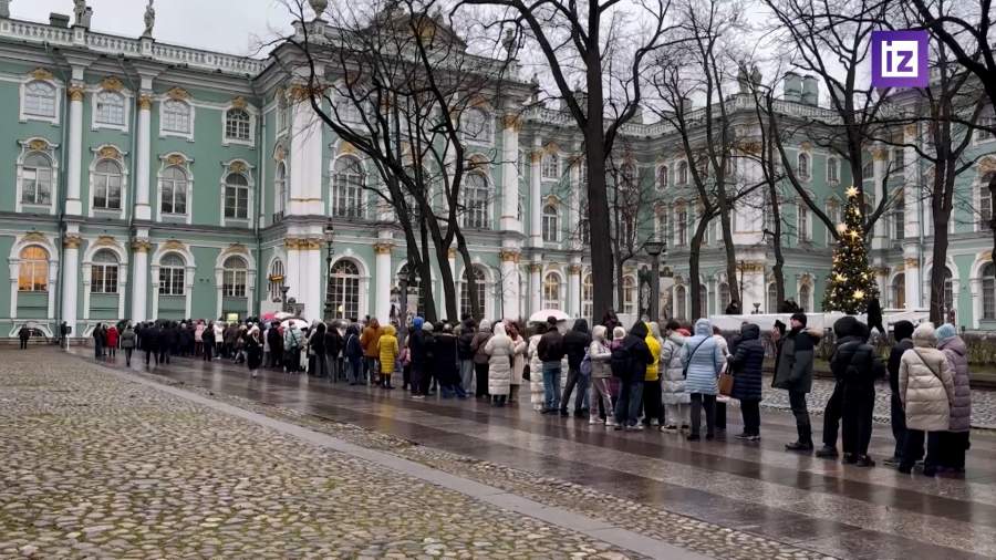В День Святой Екатерины у Эрмитажа выстроилась очередь