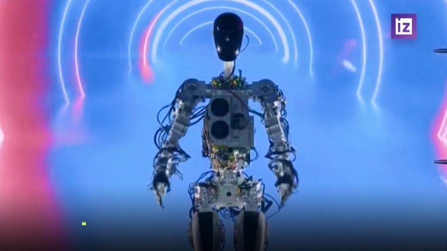 Tesla перенаправит ресурсы на роботов