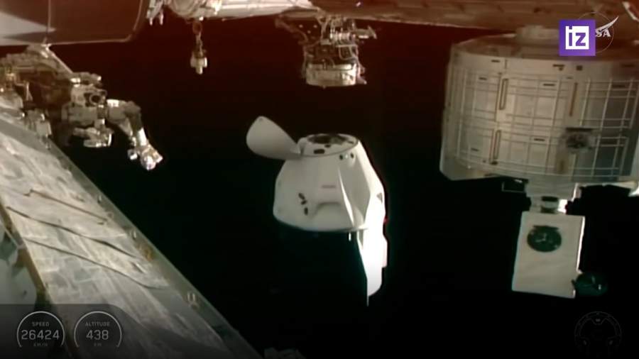 Корабль Crew Dragon с астронавтами и космонавтом Платоновым отстыковался от МКС