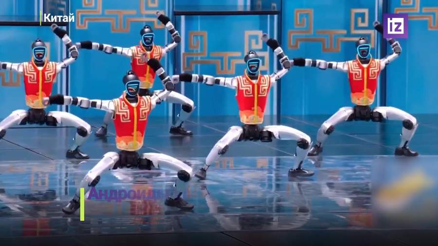 Жители Китая празднуют наступление года Красной Лошади