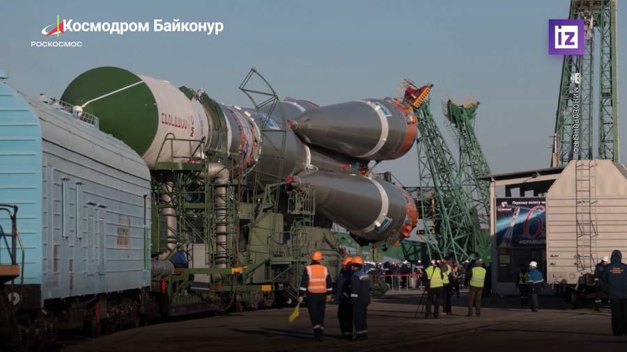 На Байконуре установили на стартовый стол ракету «Союз-2.1а»