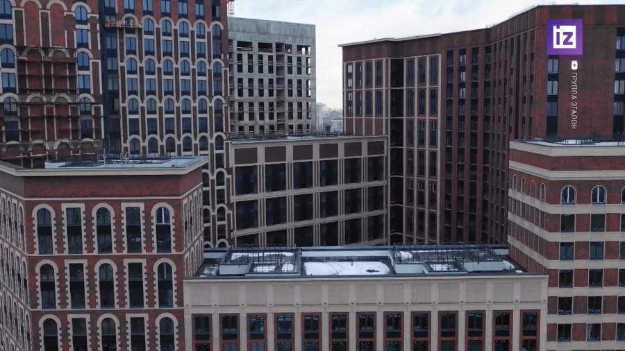 В России сбыт жилья в новостройках снизился примерно на треть