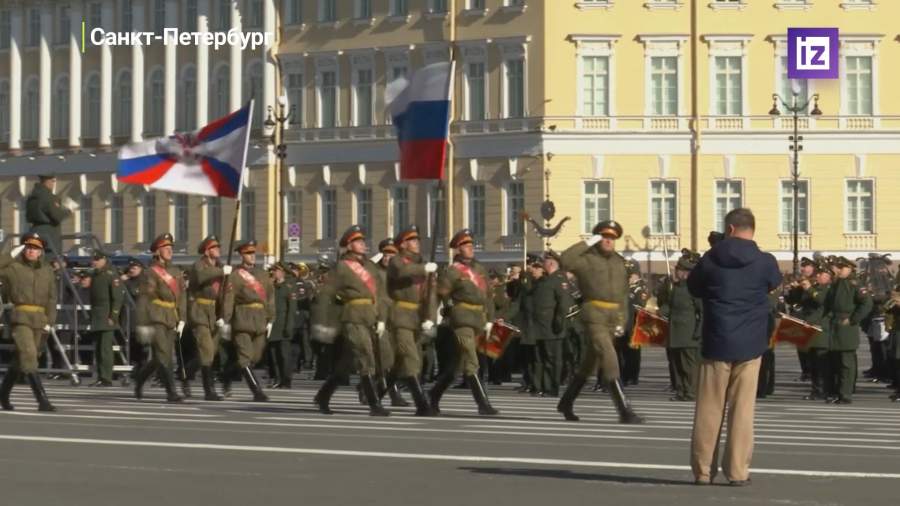 Первая репетиция парада ко Дню Победы прошла в Санкт-Петербурге